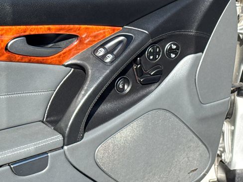 Used 2005 Mercedes-Benz SL 500 image 18