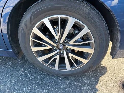 Used 2019 Subaru Legacy 2.5i Premium image 9