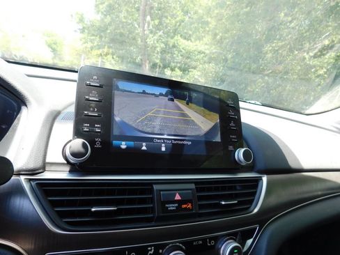Used 2021 Honda Accord LX image 3