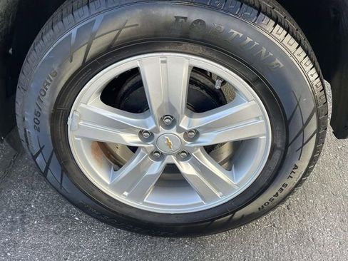 Used 2020 Chevrolet Trax LS w/ Tint and Cruise Package FWD image 4