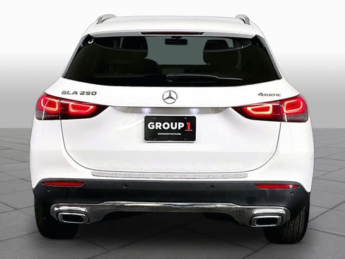 Used 2023 Mercedes-Benz GLA 250 4MATIC w/ Premium Package image 5