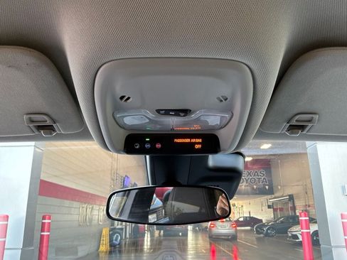 Used 2025 Buick Encore GX Preferred FWD image 14