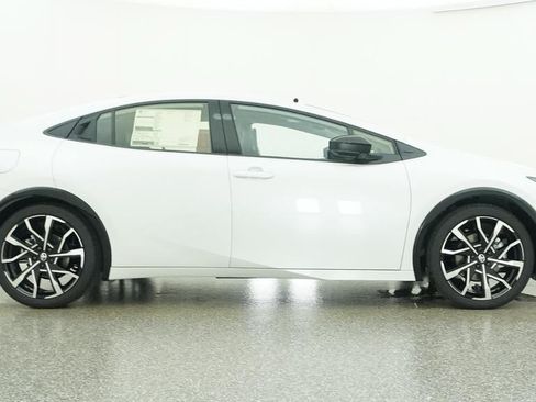 New 2027 Toyota Prius Plug-In Hybrid w/ Limited Premium Package FWD image 27