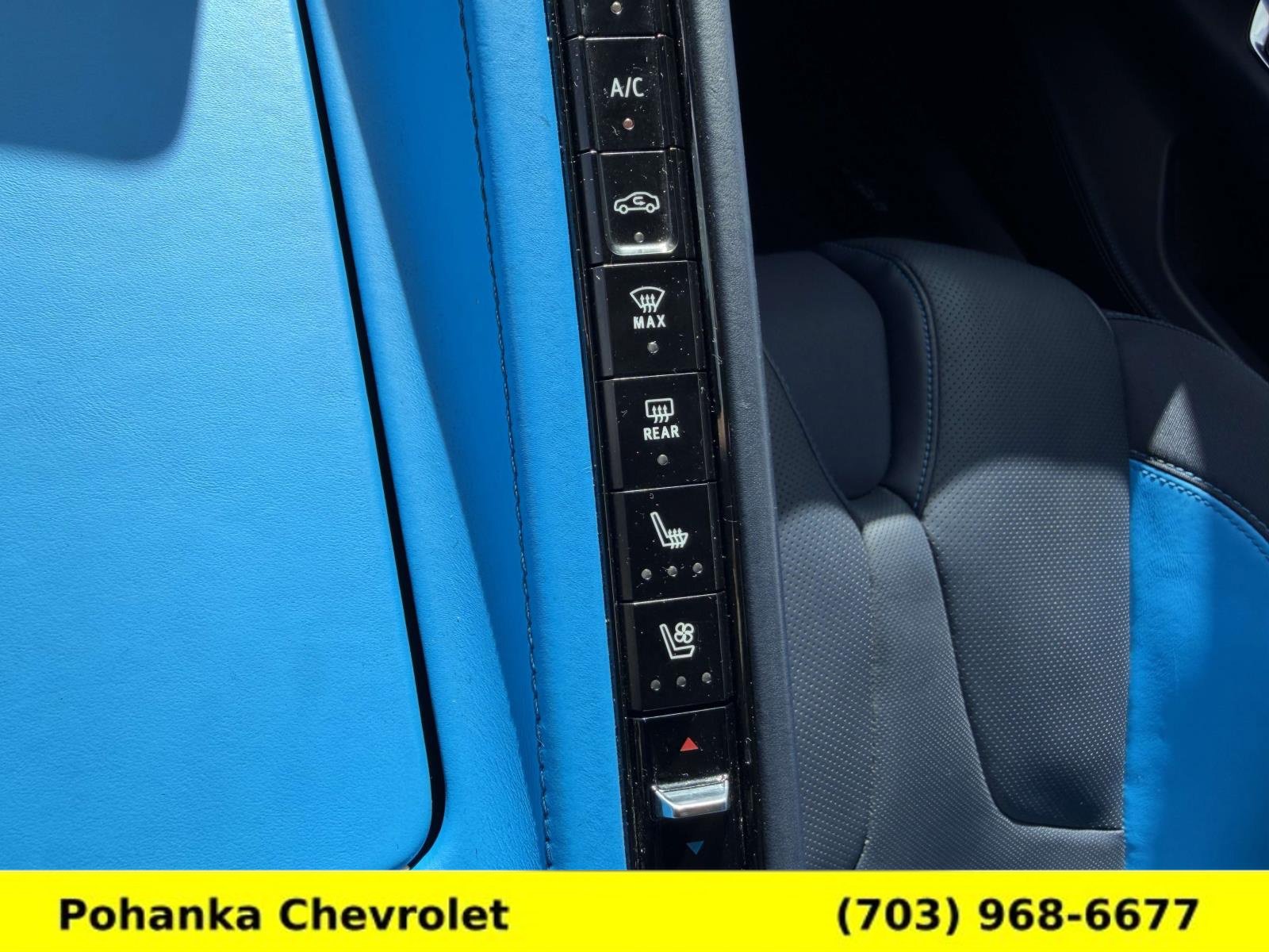 Used 2021 Chevrolet Corvette Stingray Premium Conv w/ Z51 Performance Package RWD image 19