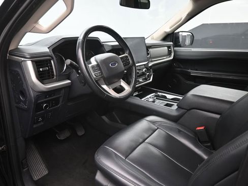 Used 2024 Ford Expedition XLT RWD image 19