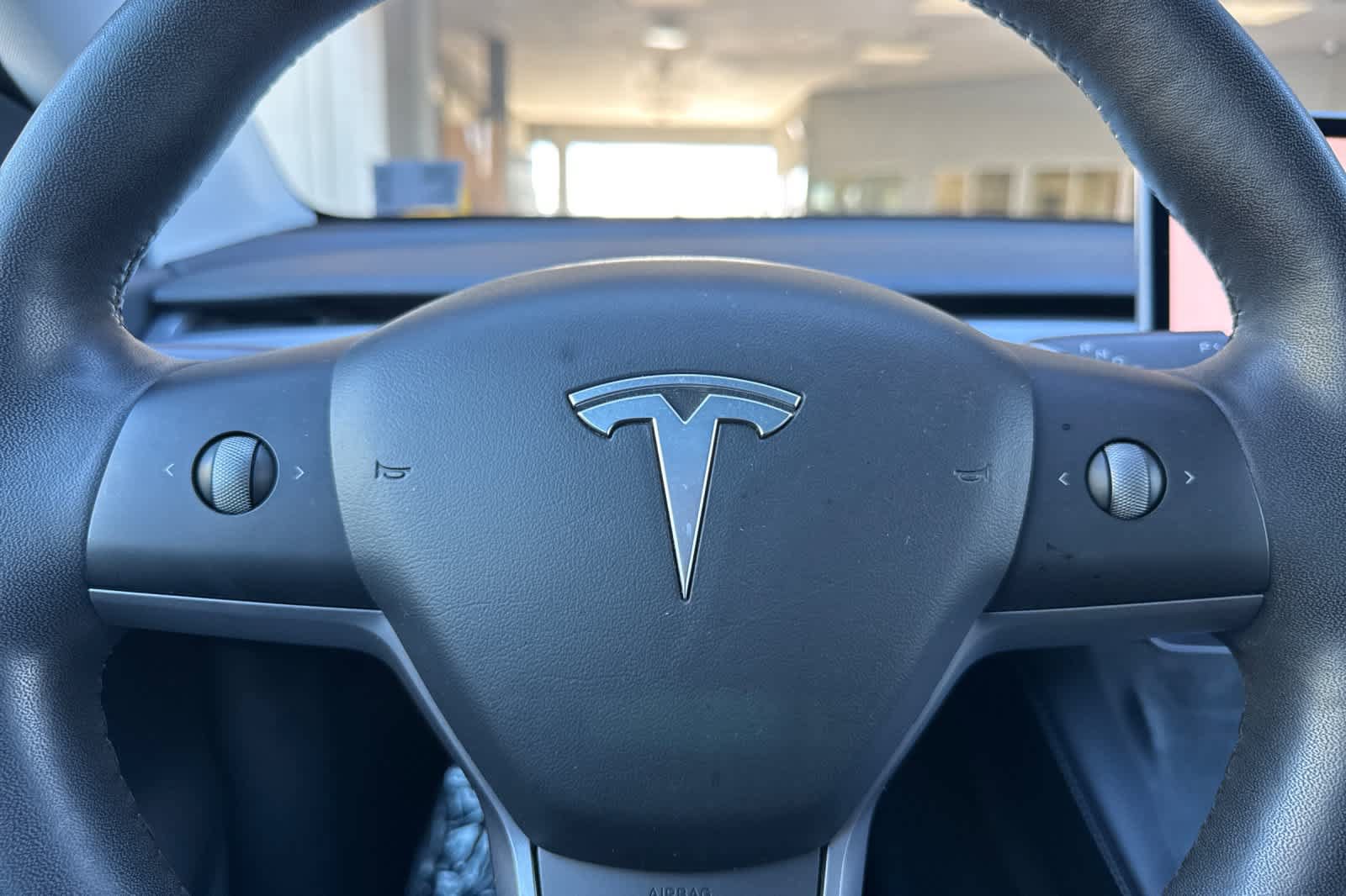 Used 2021 Tesla Model Y Long Range AWD/4WD image 25