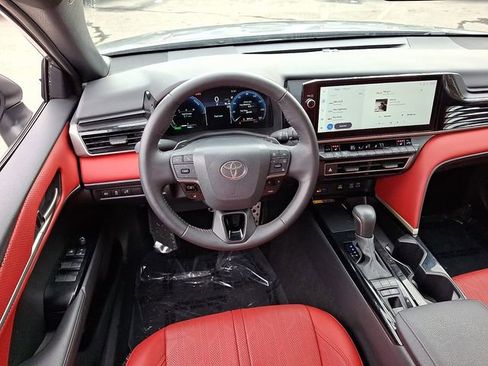 Used 2025 Toyota Camry XSE image 14