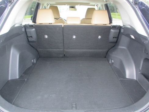 Used 2022 Toyota RAV4 XLE Premium image 19