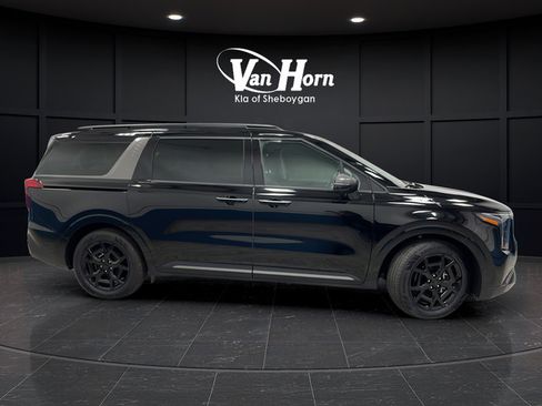 Used 2025 Kia Carnival SX w/ SX Dark Edition Package FWD image 8