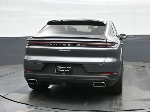 Certified 2025 Porsche Cayenne Coupe AWD/4WD image 6