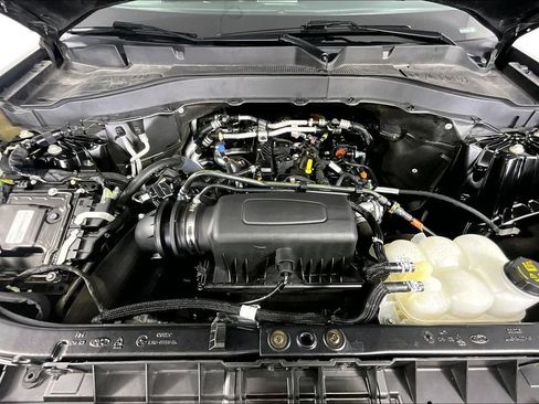 Used 2022 Ford Explorer XLT w/ Equipment Group 202A AWD/4WD image 9