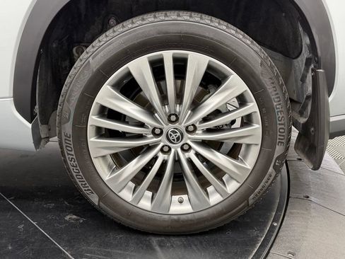 Used 2022 Toyota Highlander Platinum FWD image 17