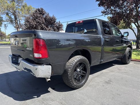 Used 2017 RAM 1500 Classic SLT image 12