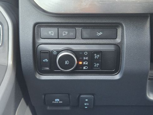 Certified 2024 Ford F250 Lariat w/ Lariat Ultimate Package AWD/4WD image 17