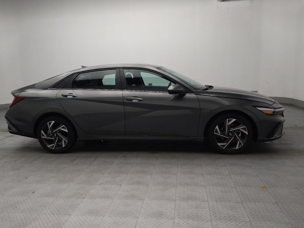 Used 2025 Hyundai Elantra SEL FWD image 11