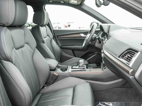 Used 2023 Audi Q5 2.0T Premium w/ Convenience Package image 24