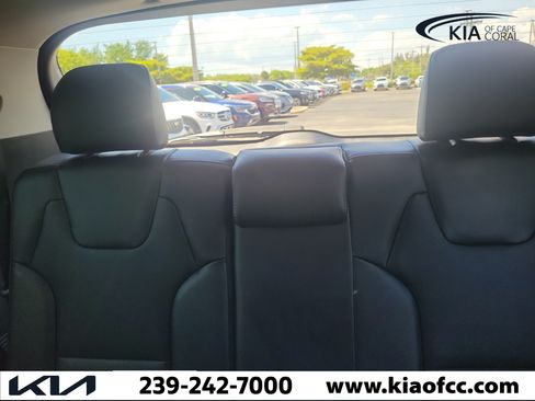 Certified 2023 Kia Telluride LX FWD image 16