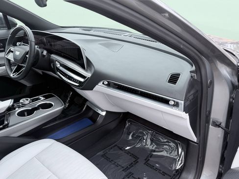 Used 2024 Cadillac Lyriq Luxury image 46