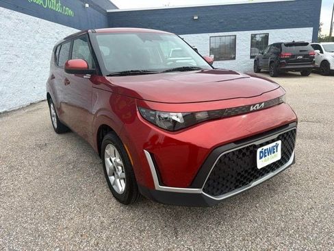 Used 2024 Kia Soul LX w/ Option Group 015 FWD image 7