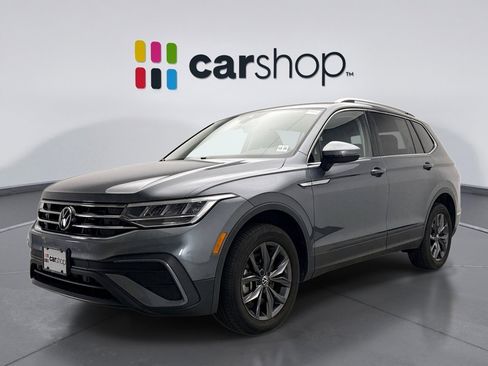 Used 2024 Volkswagen Tiguan SE image 1