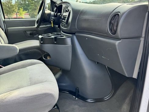 Used 2008 Ford E-350 and Econoline 350 Extended Super Duty image 17
