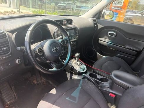 Used 2015 Kia Soul + w/ Audio Package FWD image 5