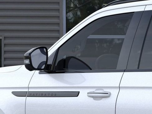 New 2026 Lincoln Navigator Reserve AWD/4WD image 20