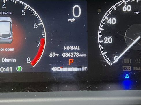 Used 2025 Honda HR-V LX image 11
