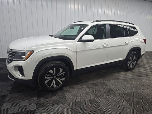 Used 2024 Volkswagen Atlas SE image 6