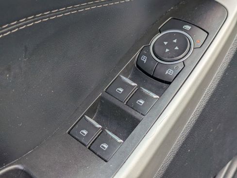 Certified 2021 Ford Explorer XLT image 11