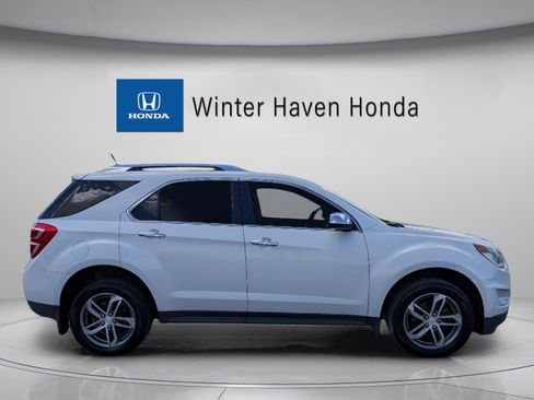 Used 2017 Chevrolet Equinox Premier w/ Enhanced Convenience Package AWD/4WD image 9
