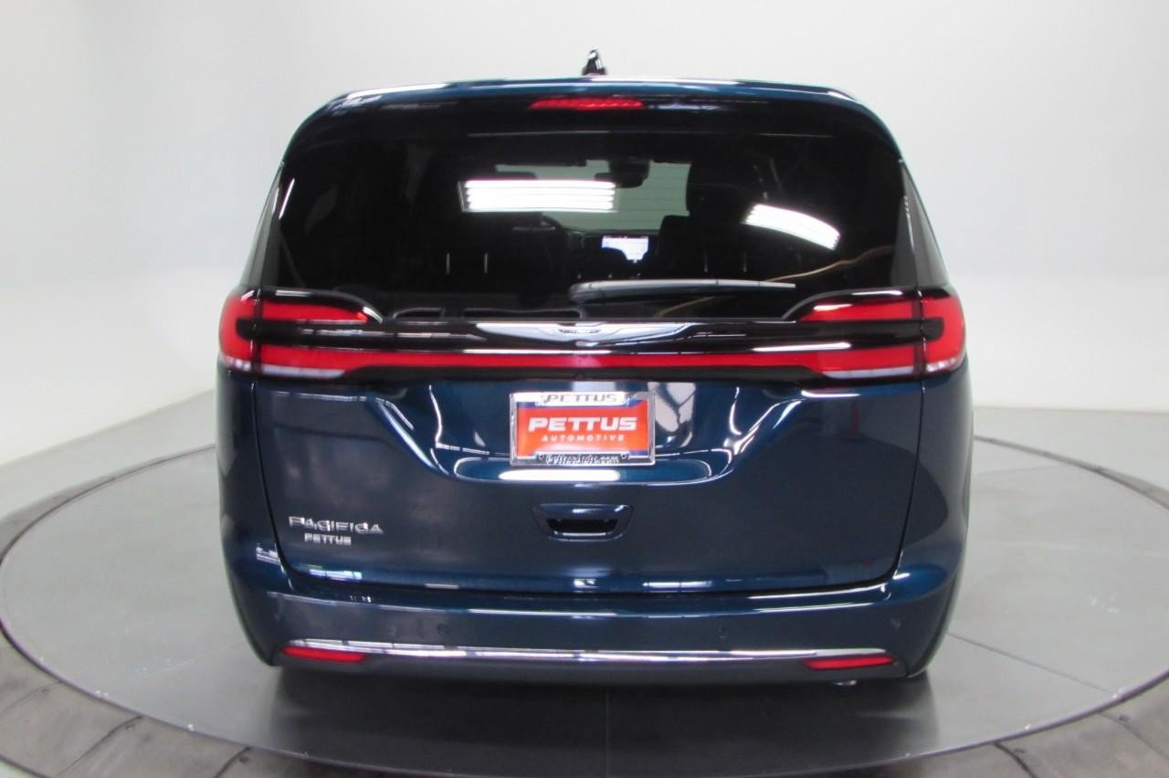 New 2025 Chrysler Pacifica Select FWD image 7