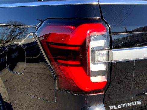 Certified 2023 Ford Expedition Max Platinum image 26