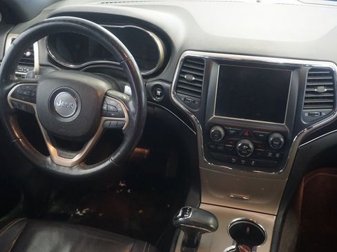 Used 2015 Jeep Grand Cherokee Limited w/ Trailer Tow Group IV image 28