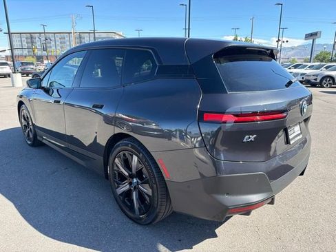 Used 2023 BMW iX xDrive50 w/ Premium Package AWD/4WD image 5