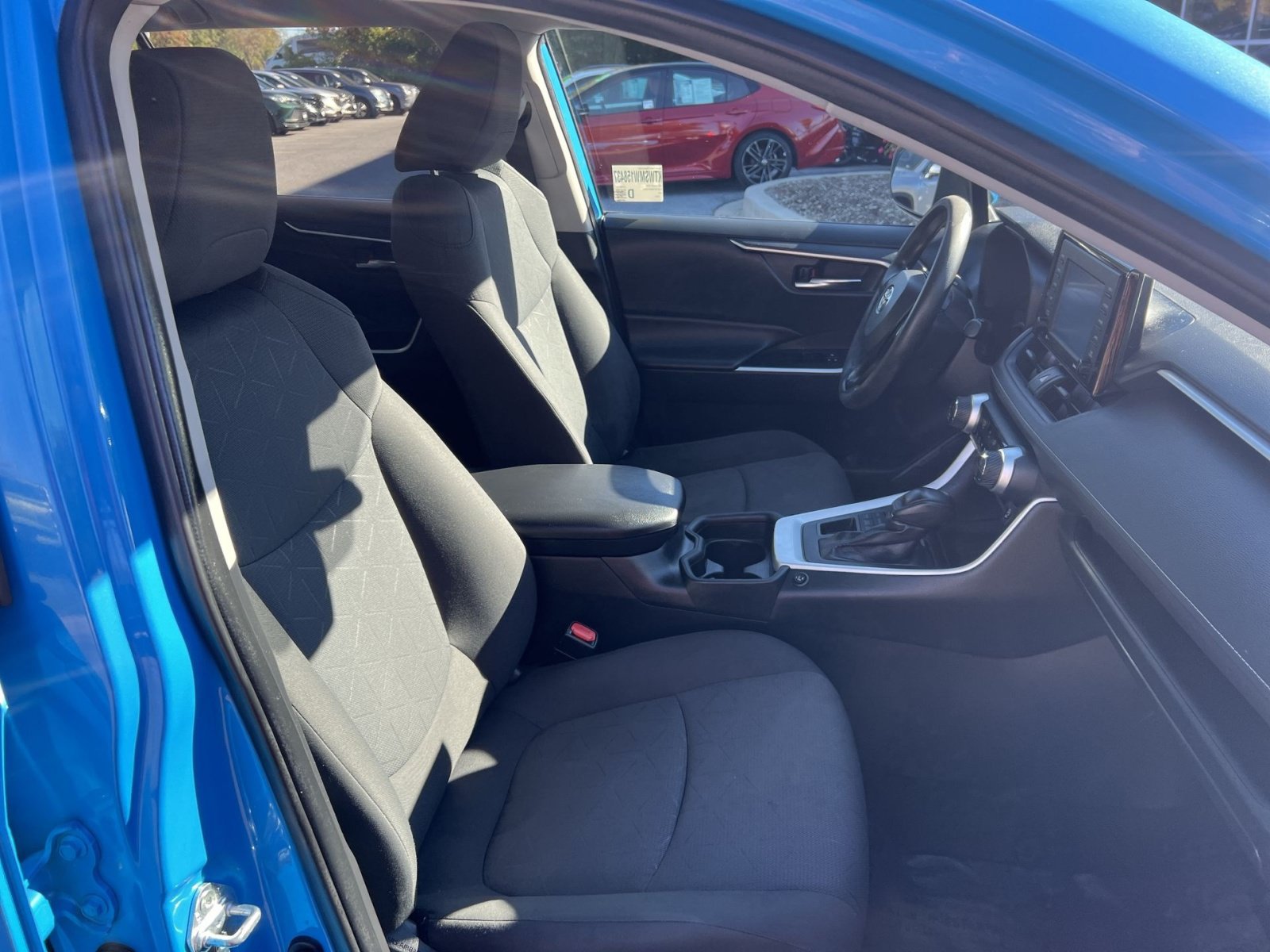 Used 2021 Toyota RAV4 XLE AWD/4WD image 25