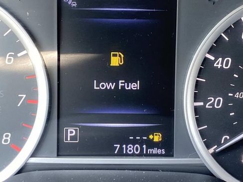 Used 2016 Nissan Sentra SV w/ Driver's Assist Package FWD image 31