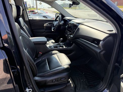 Used 2018 Chevrolet Traverse LT FWD image 8