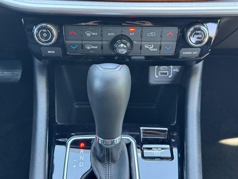 Used 2024 Jeep Compass Limited AWD/4WD image 15