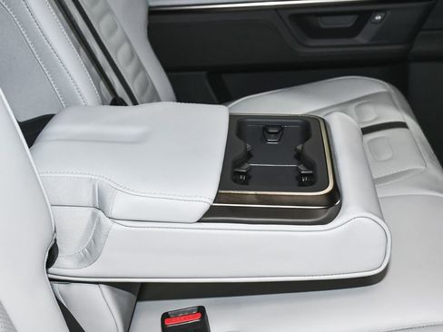 Used 2025 Rivian R1S Adventure image 51