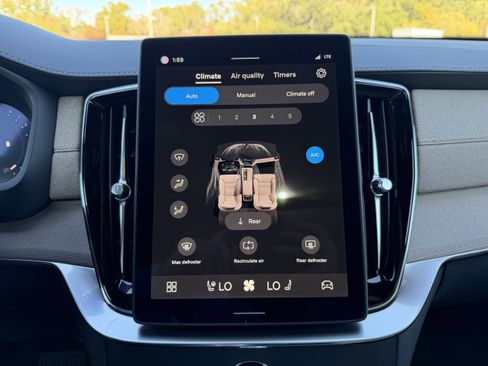 New 2026 Volvo XC90 B6 Plus image 22