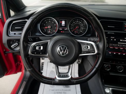 Used 2018 Volkswagen GTI SE image 30
