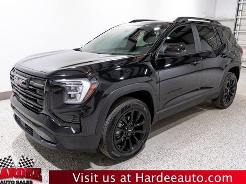 Used 2026 GMC Terrain Elevation w/ Elevation Premium Package FWD image 2