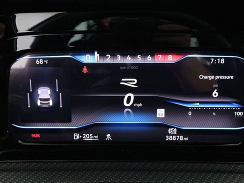 Used 2022 Volkswagen Golf R image 13