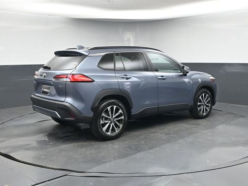 Used 2023 Toyota Corolla Cross XLE image 4