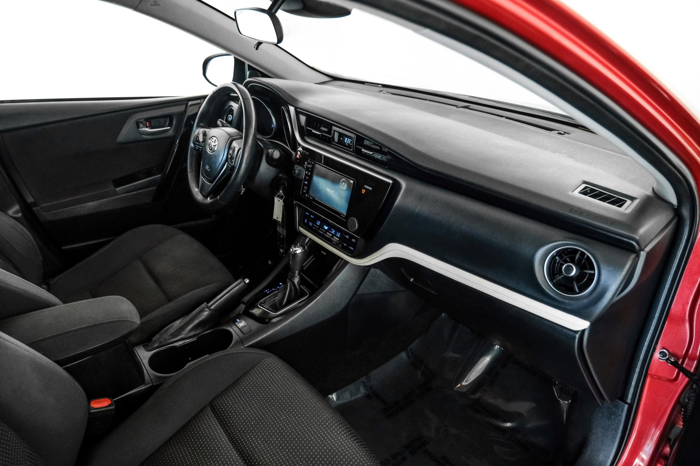 Used 2018 Toyota Corolla iM FWD image 11