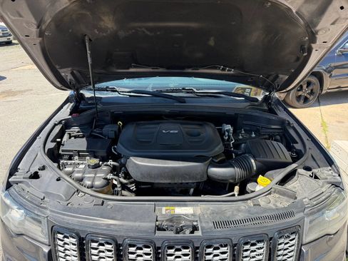Used 2017 Jeep Grand Cherokee Altitude RWD image 30