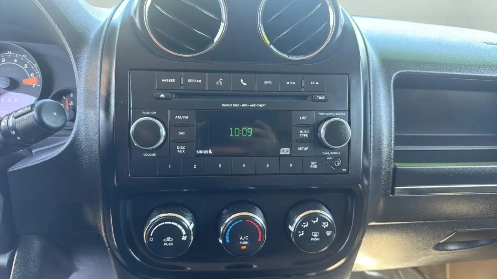 Used 2017 Jeep Patriot Sport FWD image 16