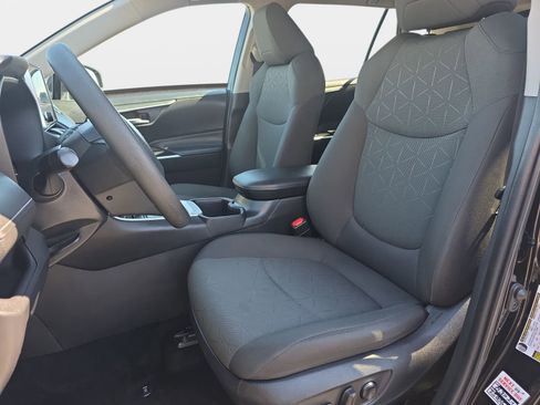 Used 2024 Toyota RAV4 XLE image 14