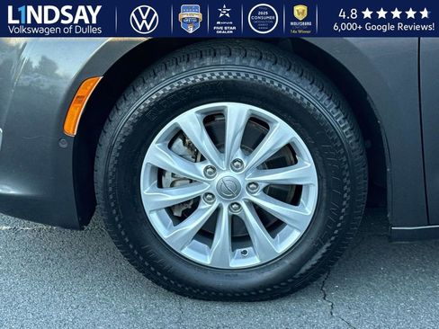 Used 2018 Chrysler Pacifica Touring-L Plus w/ Advanced Safetytec Group image 7